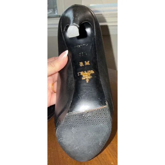 Prada Milano Black Leather Platform Pumps Pointed Toe Stiletto Heels size 8.5 - Picture 10 of 16